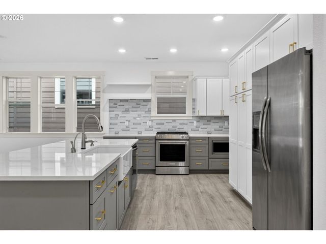 15158 Nw EVELYN St, Portland, OR 97229