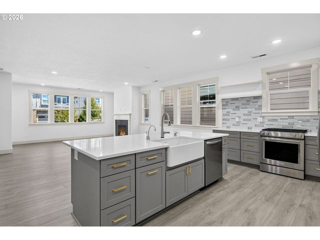 15158 Nw EVELYN St, Portland, OR 97229
