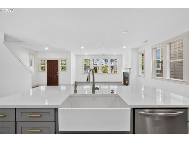 15158 Nw EVELYN St, Portland, OR 97229