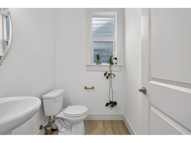 15158 Nw EVELYN St, Portland, OR 97229