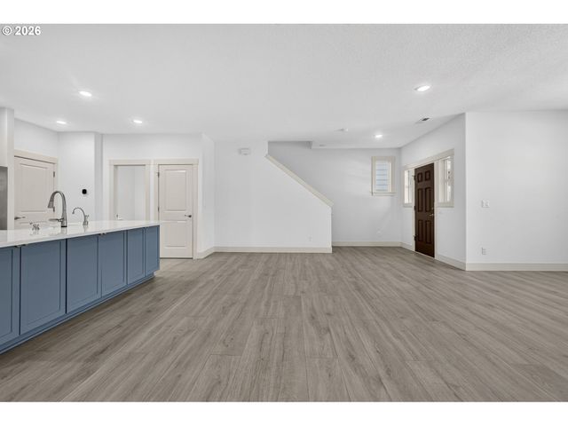 15158 Nw EVELYN St, Portland, OR 97229