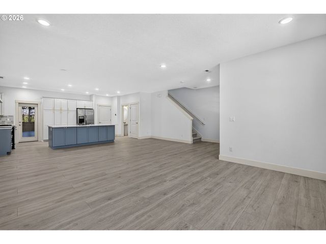 15158 Nw EVELYN St, Portland, OR 97229