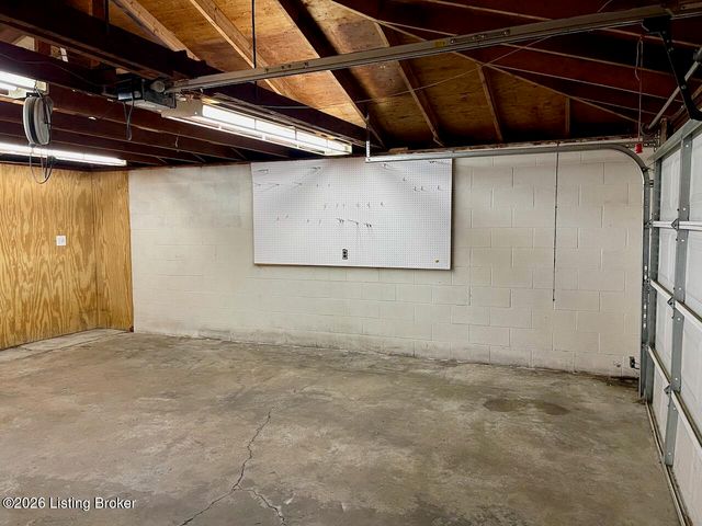 9019 Brandywyne Dr, Louisville, KY 40291