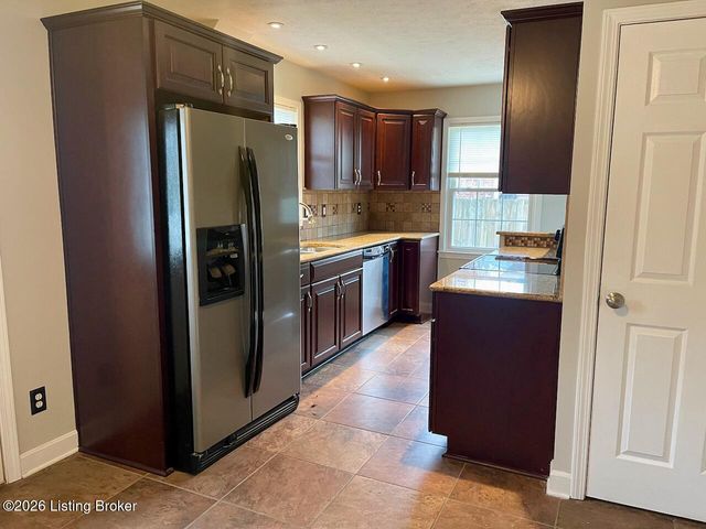9019 Brandywyne Dr, Louisville, KY 40291