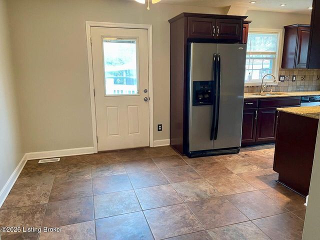 9019 Brandywyne Dr, Louisville, KY 40291