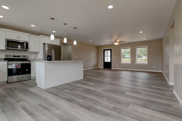 105 Mohican Trail, Jeffersonville, KY 40337