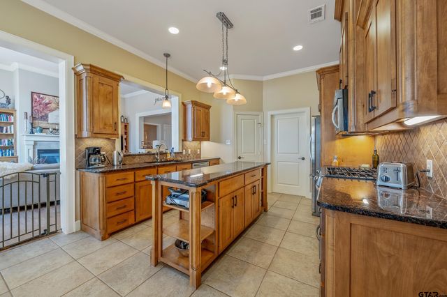 6443 Rochester Way, Tyler, TX 75703