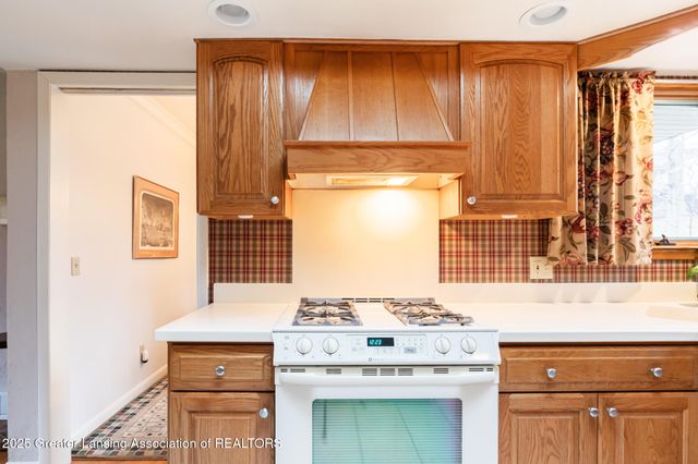 1805 Boynton Drive, Lansing, MI 48917