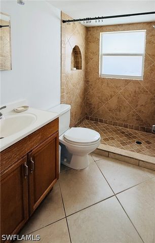 3250 10th ST N B2, Naples, FL 34103