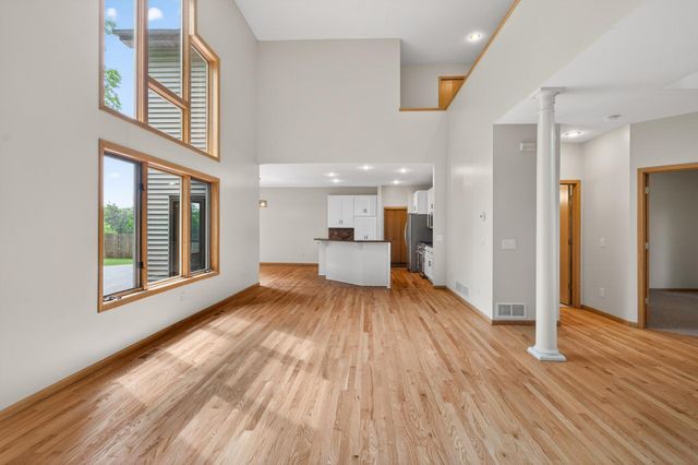4167 Eau Claire Trail NE, Prior Lake, MN 55372