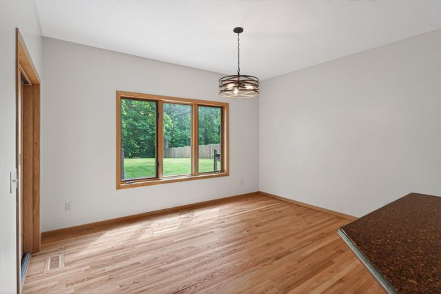 4167 Eau Claire Trail NE, Prior Lake, MN 55372