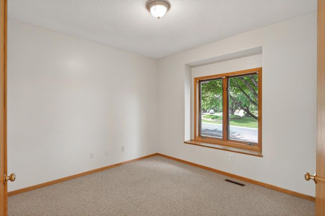 4167 Eau Claire Trail NE, Prior Lake, MN 55372