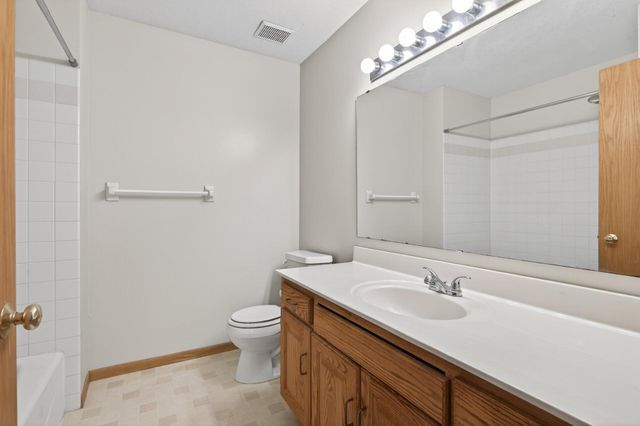 4167 Eau Claire Trail NE, Prior Lake, MN 55372