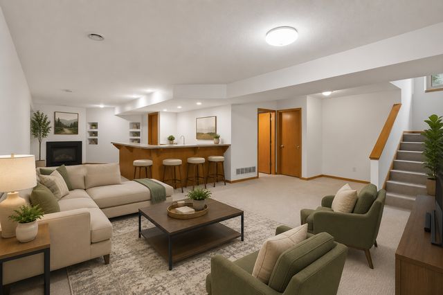 4167 Eau Claire Trail NE, Prior Lake, MN 55372