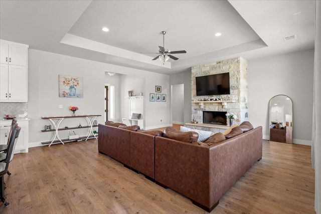 104 Draper LN, Bertram, TX 78605