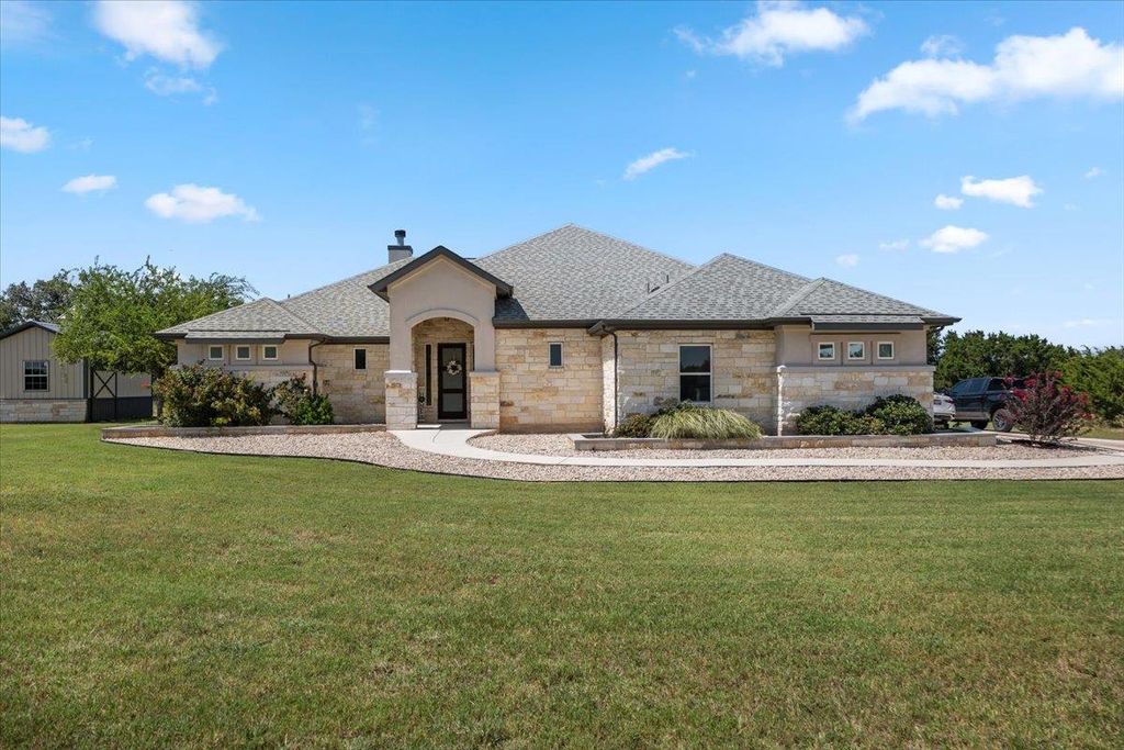 104 Draper LN, Bertram, TX 78605