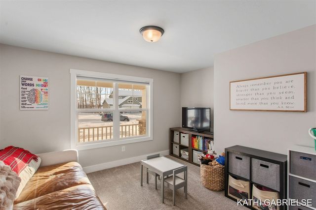 481 Sessions Woods Drive, Grand Rapids, MI 49534