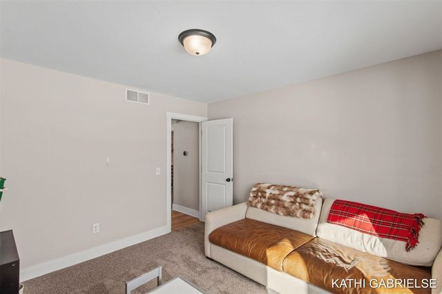 481 Sessions Woods Drive, Grand Rapids, MI 49534