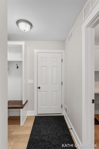 481 Sessions Woods Drive, Grand Rapids, MI 49534