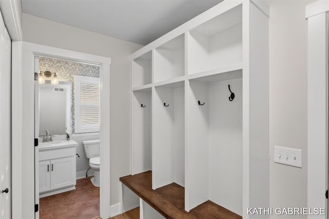 481 Sessions Woods Drive, Grand Rapids, MI 49534