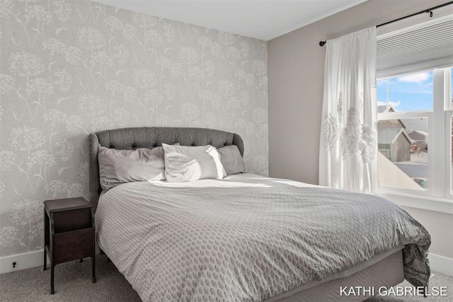 481 Sessions Woods Drive, Grand Rapids, MI 49534