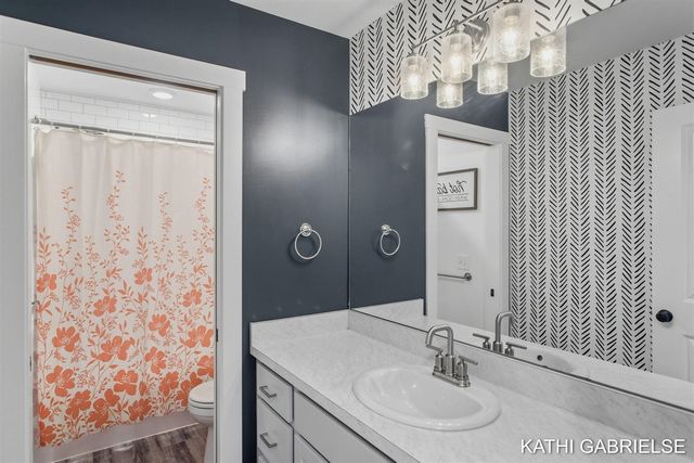 481 Sessions Woods Drive, Grand Rapids, MI 49534