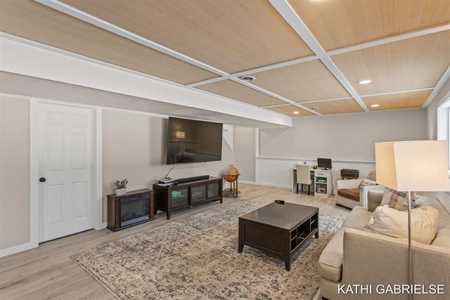 481 Sessions Woods Drive, Grand Rapids, MI 49534