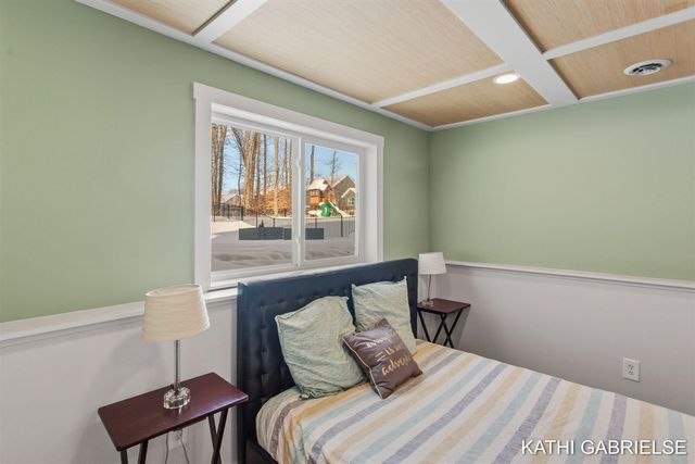 481 Sessions Woods Drive, Grand Rapids, MI 49534