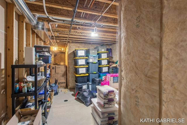 481 Sessions Woods Drive, Grand Rapids, MI 49534