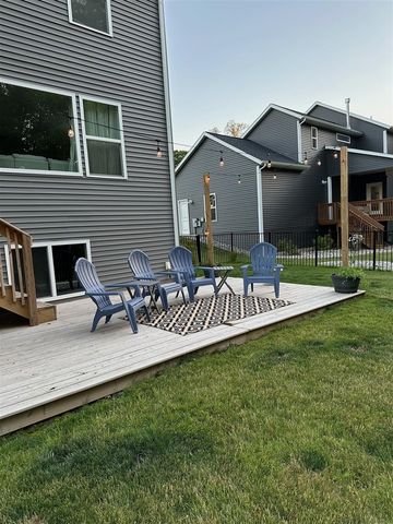 481 Sessions Woods Drive, Grand Rapids, MI 49534