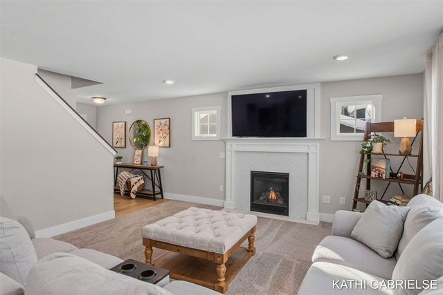 481 Sessions Woods Drive, Grand Rapids, MI 49534