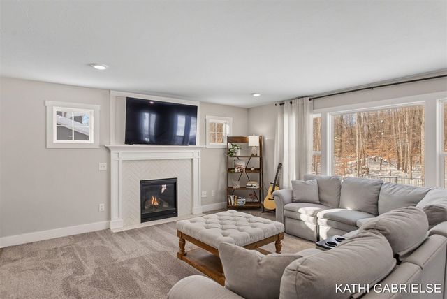 481 Sessions Woods Drive, Grand Rapids, MI 49534