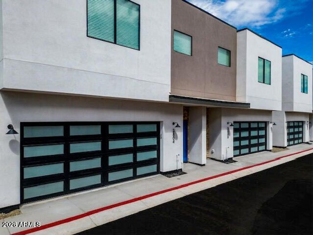 3804 E MONTEREY Way, Phoenix, AZ 85018 — photo 2