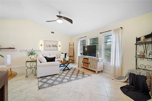 2236 Queens Blvd, Naples, FL 34112