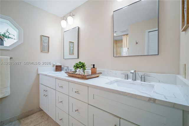 2236 Queens Blvd, Naples, FL 34112