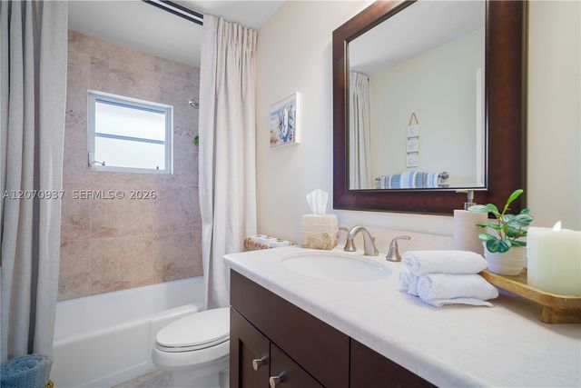 2236 Queens Blvd, Naples, FL 34112