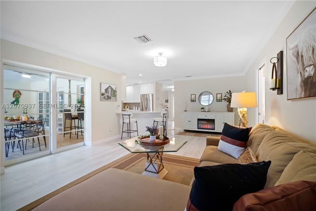 2236 Queens Blvd, Naples, FL 34112
