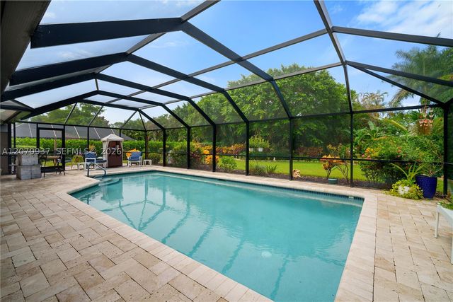 2236 Queens Blvd, Naples, FL 34112