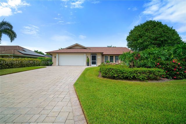 2236 Queens Blvd, Naples, FL 34112