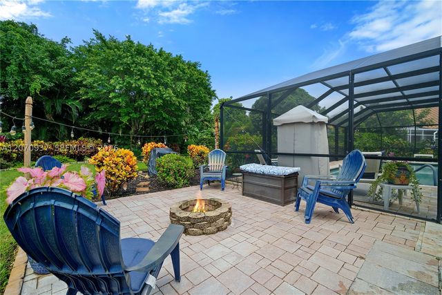 2236 Queens Blvd, Naples, FL 34112