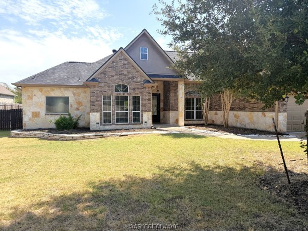 8421 Justin Avenue, College Station, TX 77845 — exterior