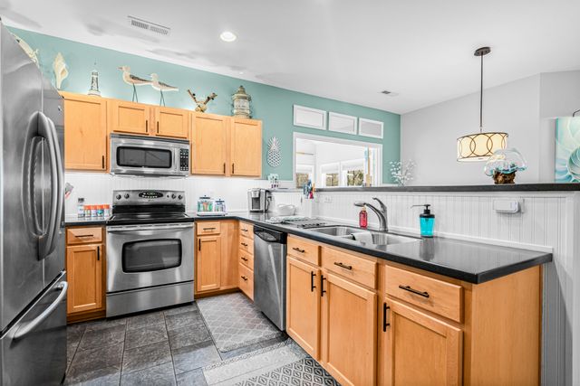 8699 Grassy Oak Trail, North Charleston, SC 29420