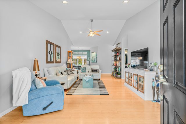 8699 Grassy Oak Trail, North Charleston, SC 29420