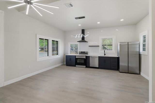 530 E Carson St, San Antonio, TX 78208