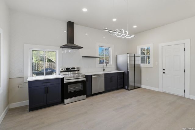 530 E Carson St, San Antonio, TX 78208