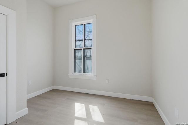 530 E Carson St, San Antonio, TX 78208