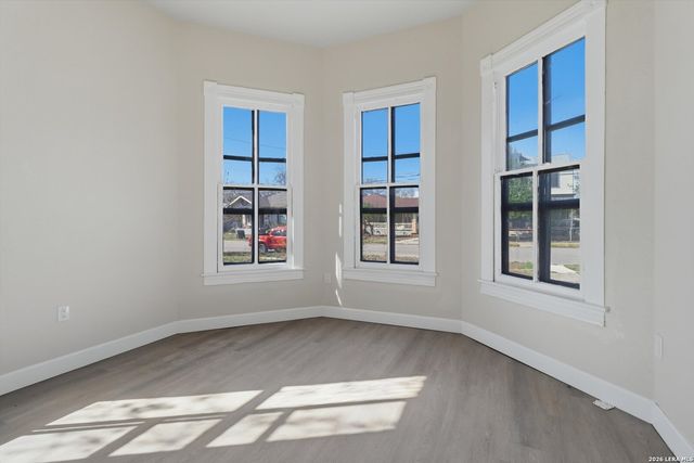 530 E Carson St, San Antonio, TX 78208