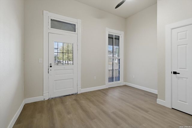 530 E Carson St, San Antonio, TX 78208