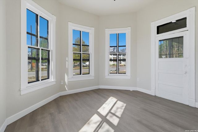 530 E Carson St, San Antonio, TX 78208