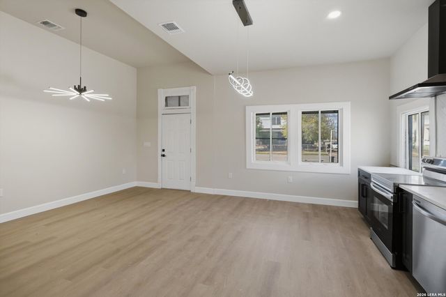 530 E Carson St, San Antonio, TX 78208